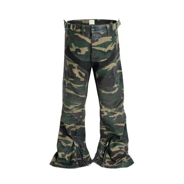 Calça Flare Camuflada com Patchwork e Zíper