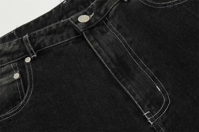 Jeans Slim Fit com Bordado de Caveira