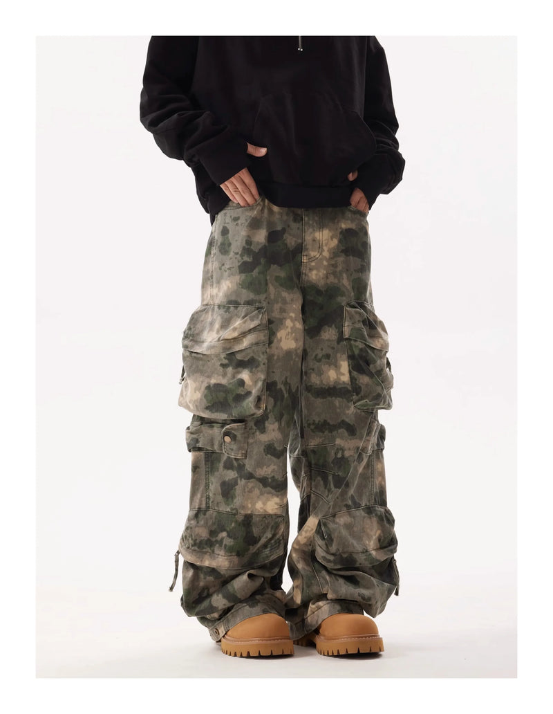 Calça Cargo Camuflada de Corte Amplo