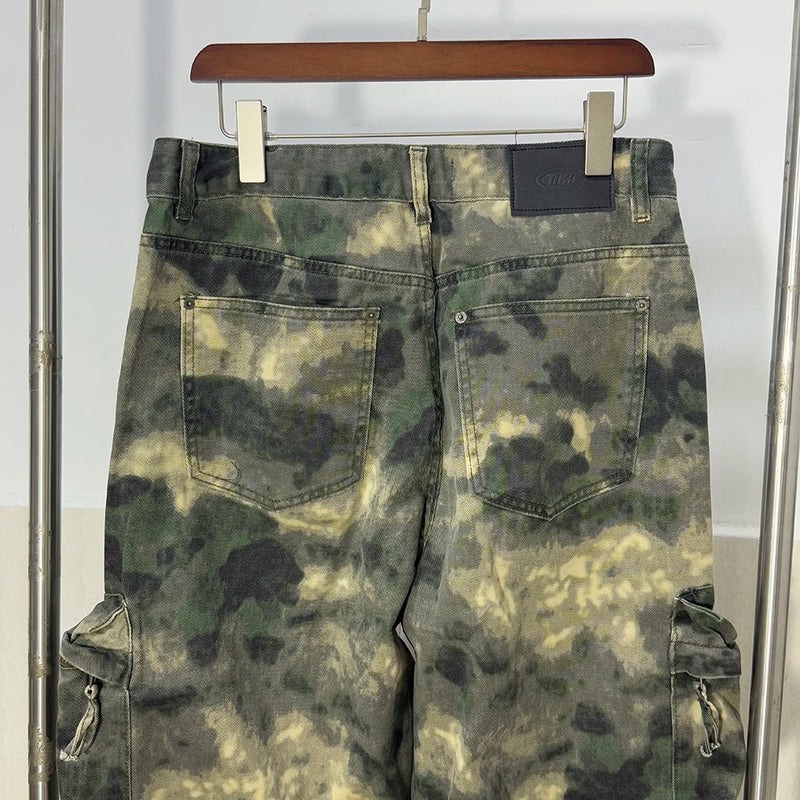 Calça Cargo Camuflada de Corte Amplo