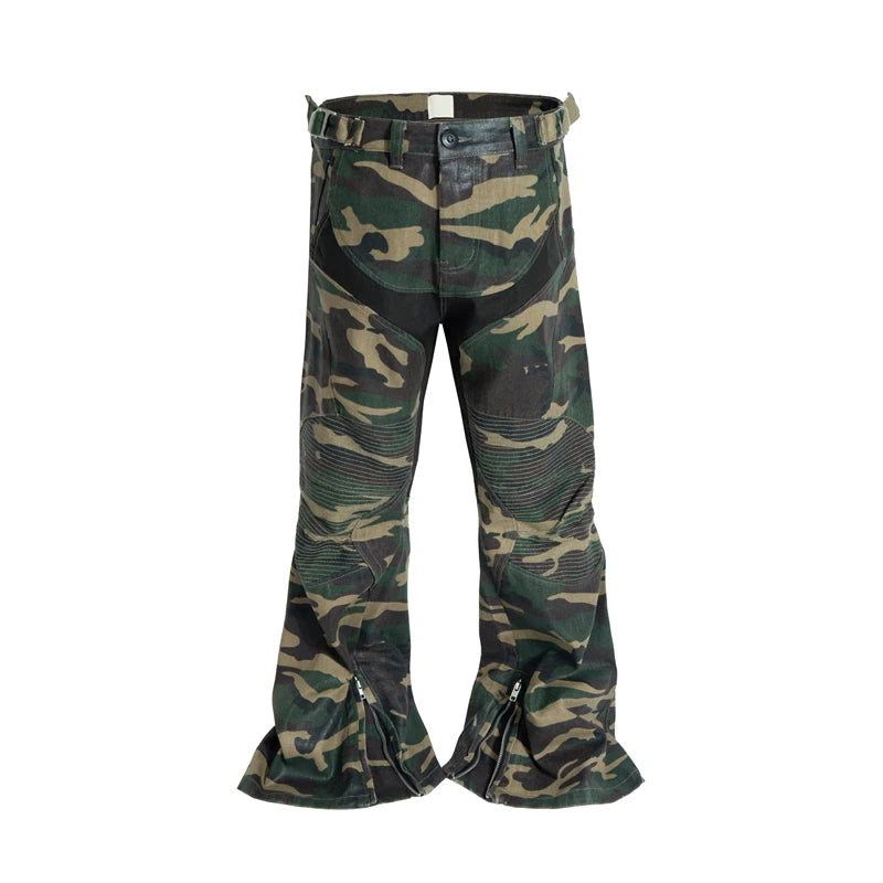 Calça Flare Camuflada com Patchwork e Zíper