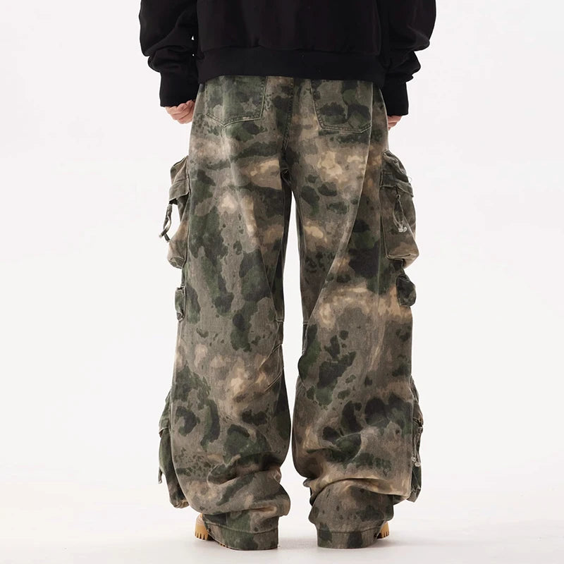 Calça Cargo Camuflada de Corte Amplo