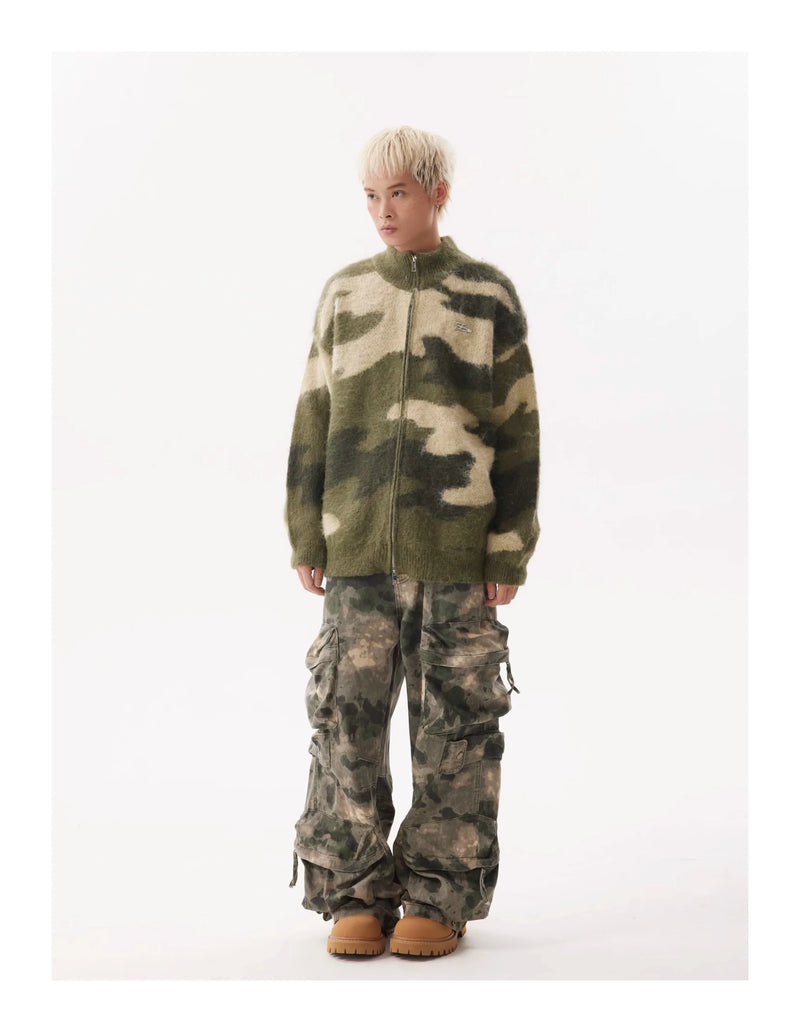 Calça Cargo Camuflada de Corte Amplo