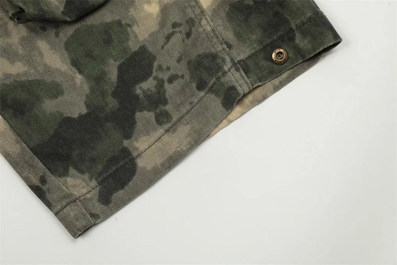 Calça Cargo Camuflada de Corte Amplo